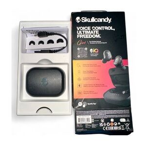 Skullcandy Black Earbuds with Charging Case